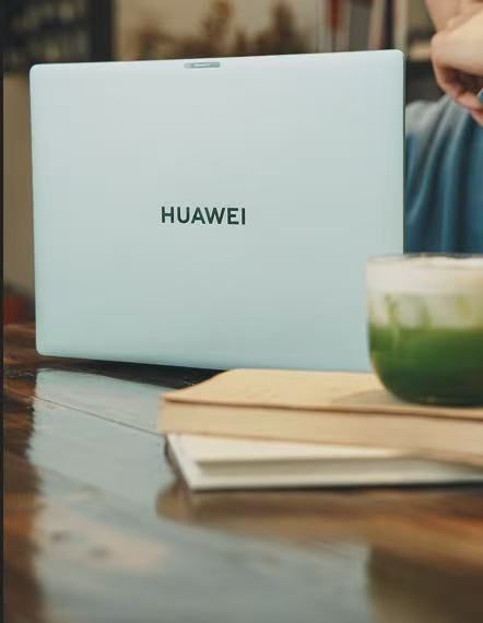 最新发的华为MateBook 14配色，这个颜色也太好看了，看着人心情就好。华为