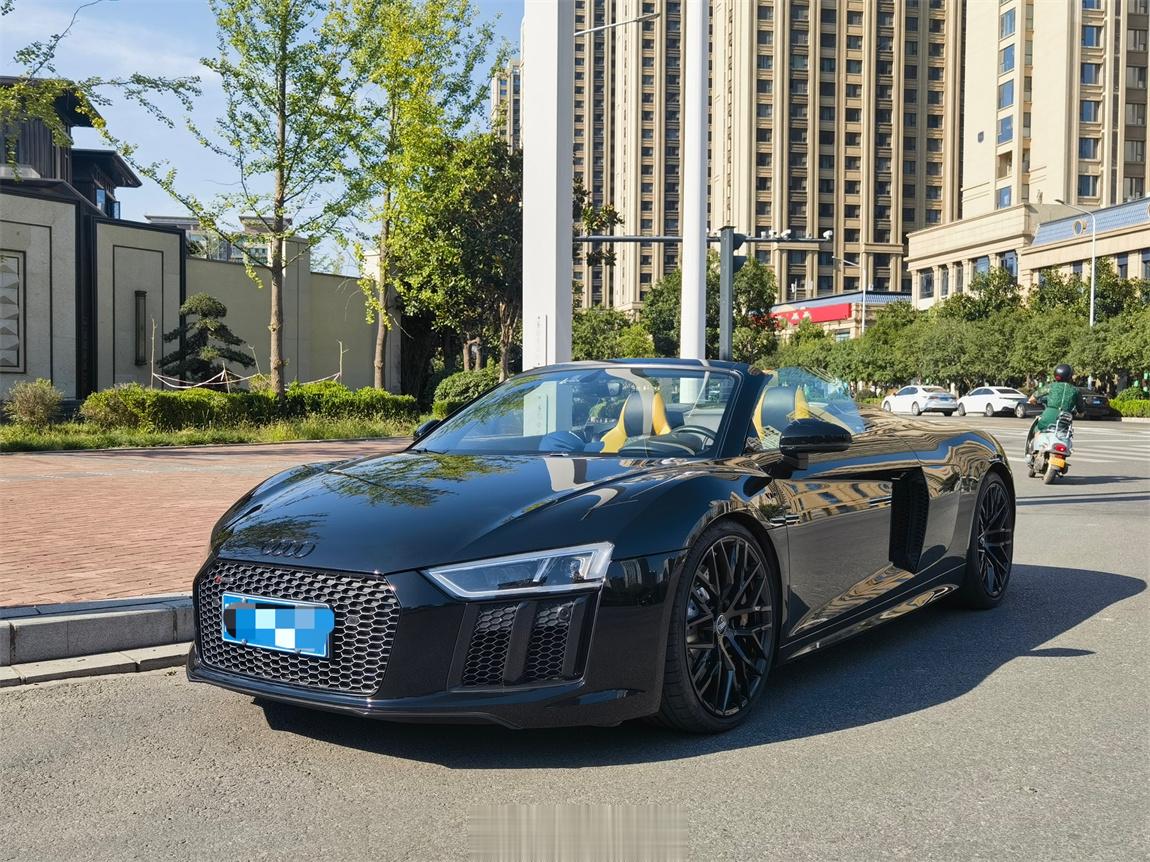 奥迪 R8 V10 Spyder经典大排量自吸敞篷跑车[酷]2020年6月上牌，