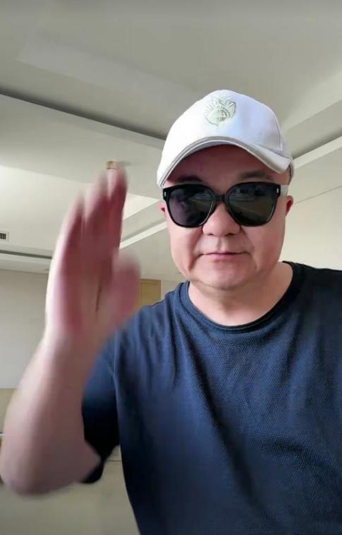 董路带队意大利夺冠后，有媒体人揭开了中国足球青训最丑陋的 “潜规则”。很多孩子天
