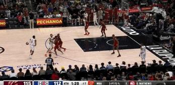 第四节还剩3分钟04秒时，泰伦卢用曼恩替下普拉姆利，随后快船打出一波12-6赢下