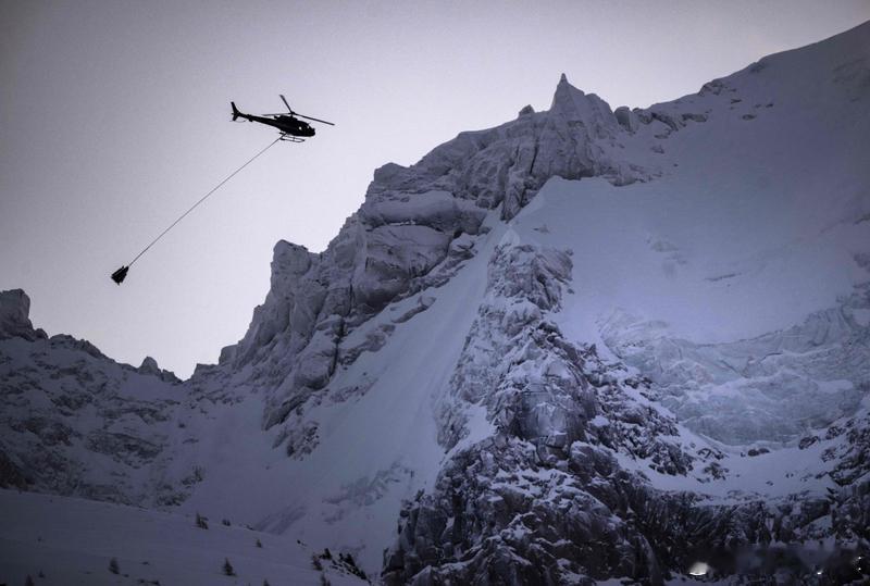 阿尔卑斯山突发大规模雪崩 瑞士观光列车脱轨致多人伤亡海外新鲜事ai热点共创计划 