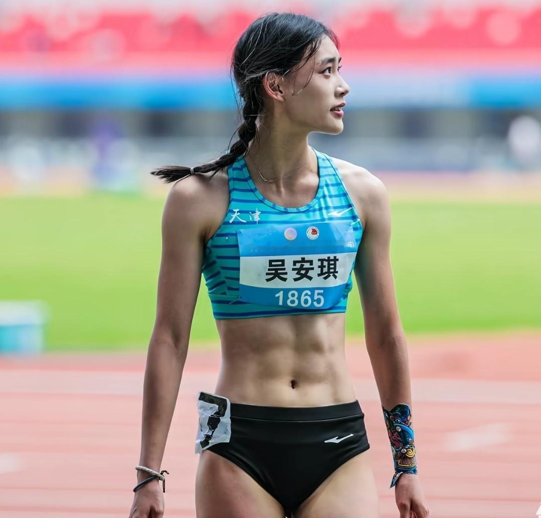 田径场上的新故事，谁能笑到最后
国内女子100米栏，变天了好像，好多人都说，后浪