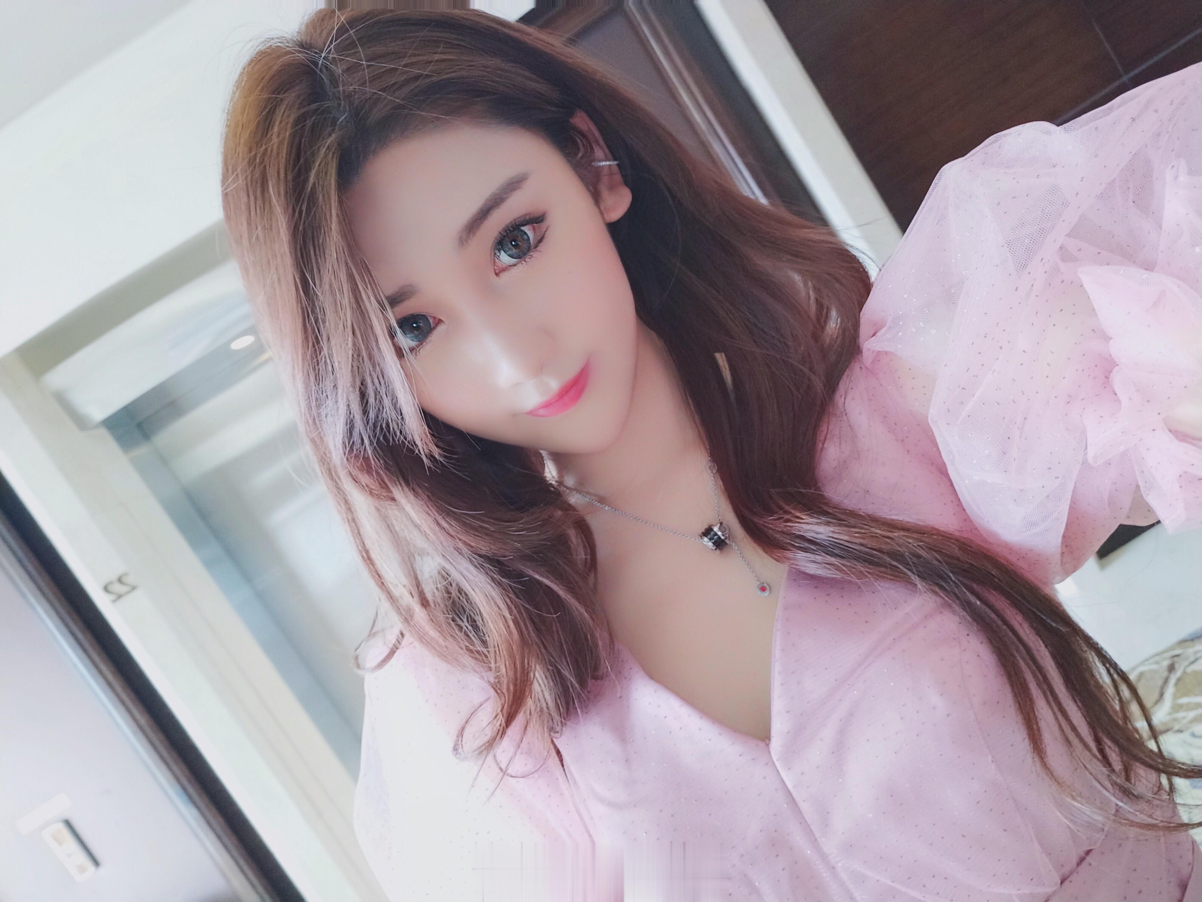 发现一组小abby之前当表哥婚礼伴娘的照片啦 ​​​