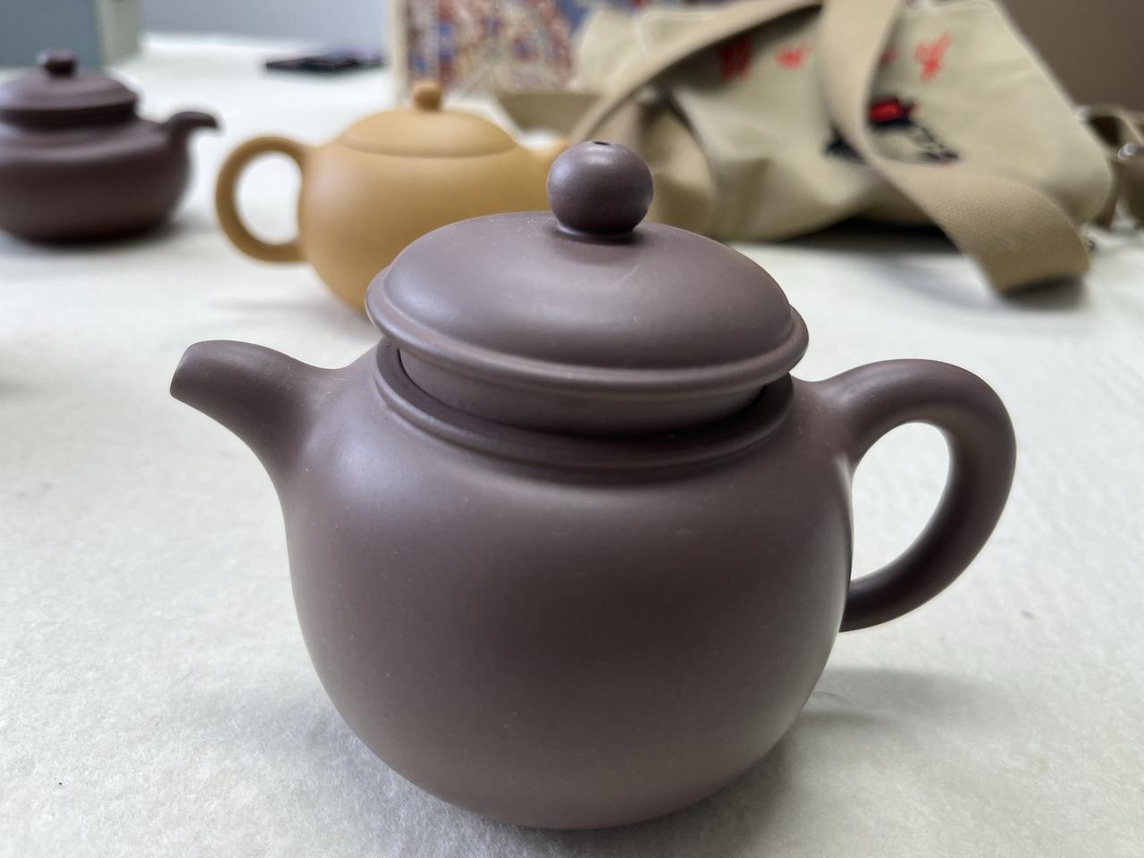 赏壶！宜兴紫砂，生胚。制壶：国家级工艺美术师 袁强。紫砂壶 宜兴 壶