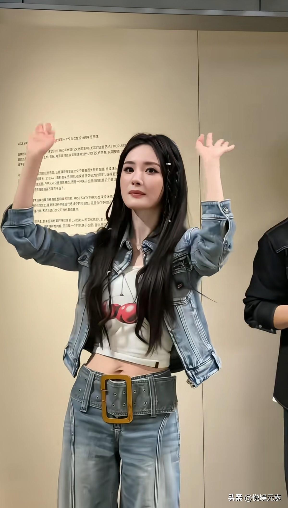 杨幂这是仙女下凡了吗，
怎么越长越年轻了，
大幂幂这顶级神颜，
就像还没出道的电