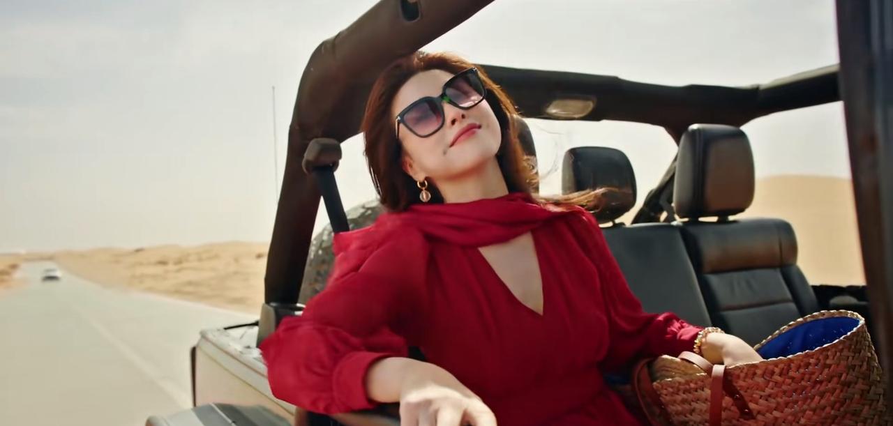 朱珠钟汉良新剧《蜜语纪》第一集，这部剧一开场就把我吸引住了，当然吸引我的不是剧情