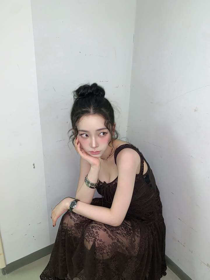 ：她拍的这都什么视角 