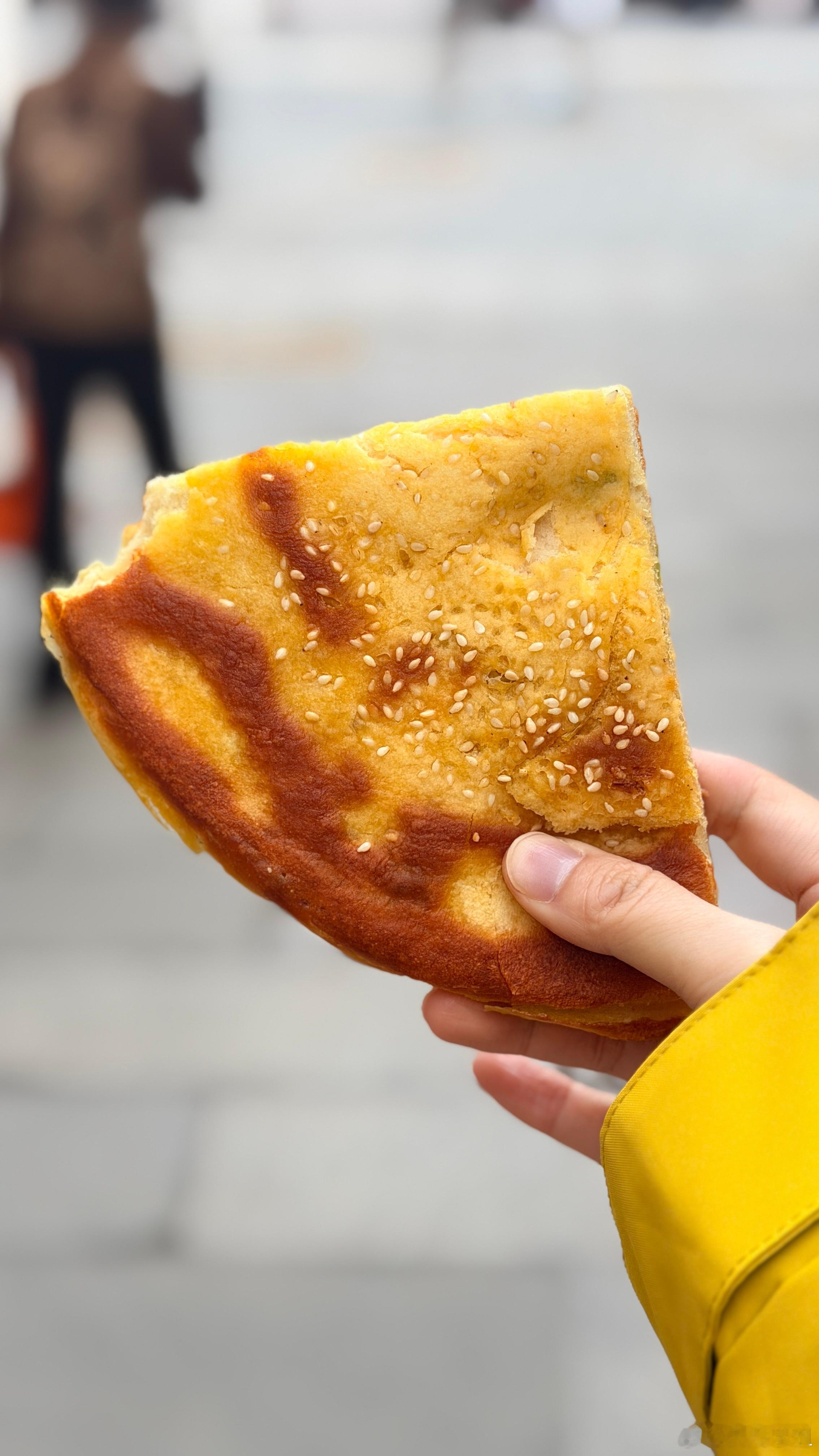 吃上酥油饼了也太香了~为了避免高反我只吃两块[害羞] ​​​