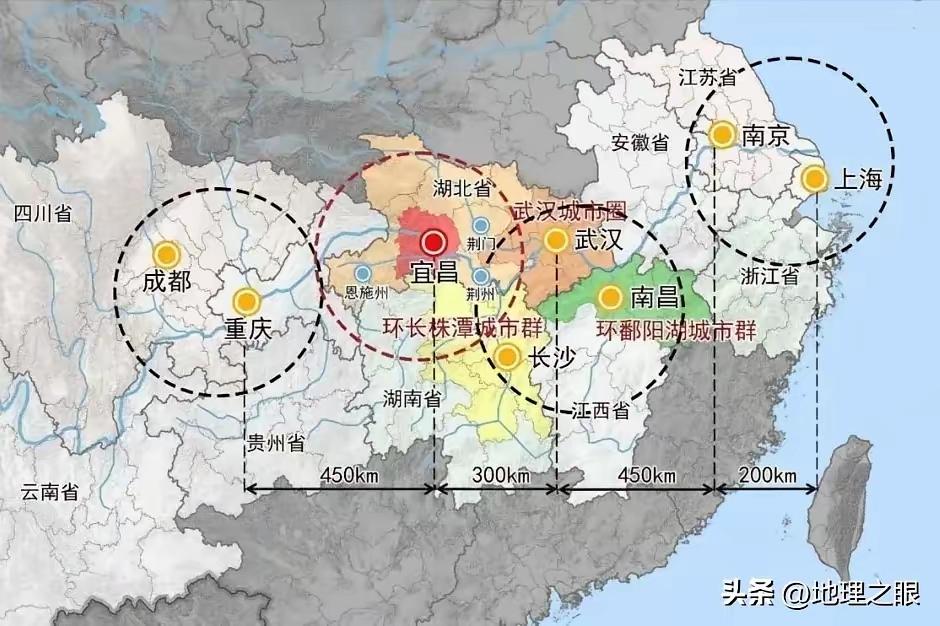 这是一盘大棋！从这个图上看，长江经济带确实需要宜昌崛起并发挥辐射带动作用。
图中
