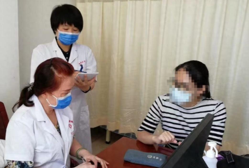 福州，34岁的林女士去健身房运动，回家之后发现上身红肿，摸起来还有些疼痛。林女士