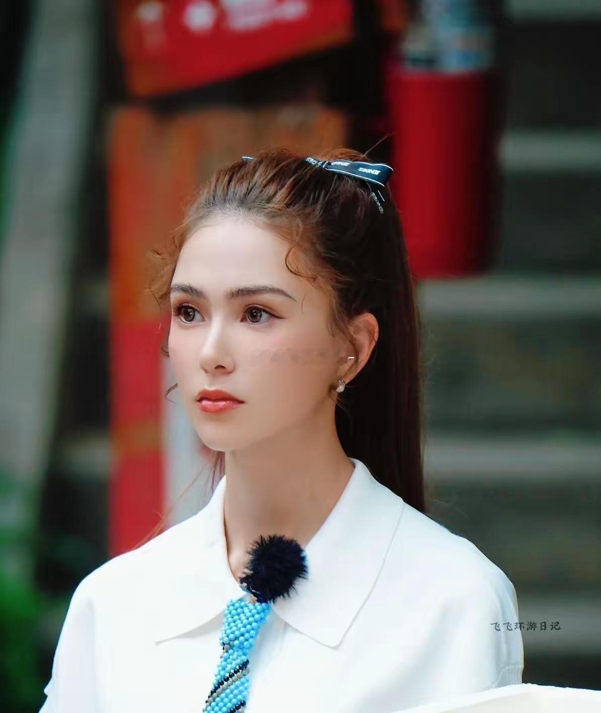 这一季《中餐厅》看得人心里堵得慌。 后厨灶火没断过，林大厨颠勺的手腕都是抖的，王