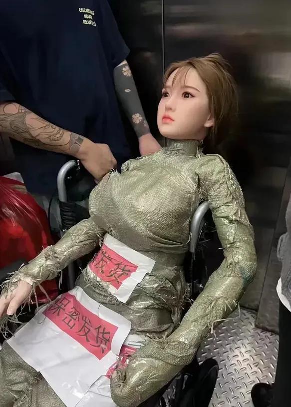保密发货的“胶妻”，你敢收货吗[灵光一闪]