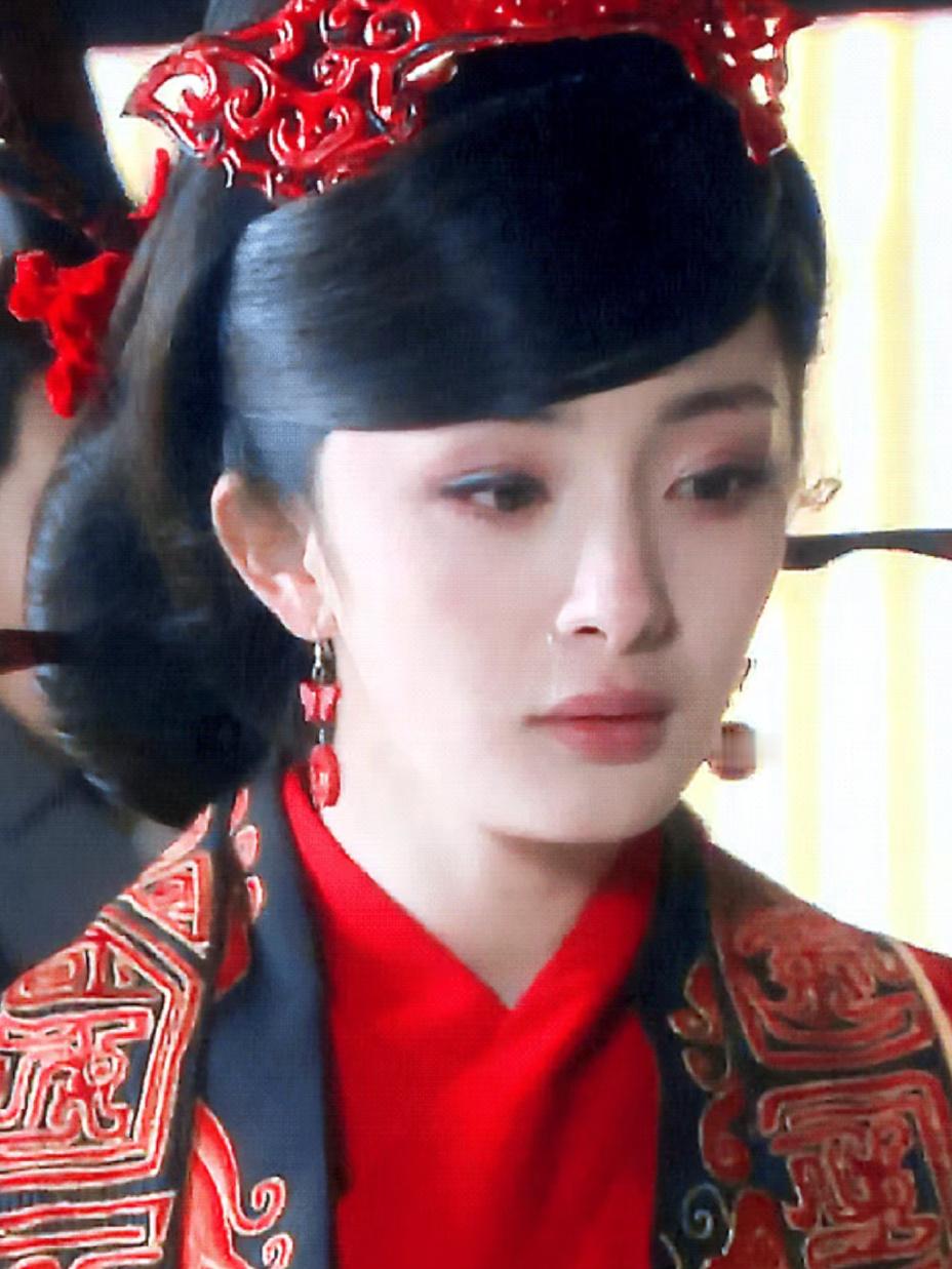 杨幂斜刘海造型合集超级美 原来不是斜刘海不好看还有没有其他的斜刘海造型？ 