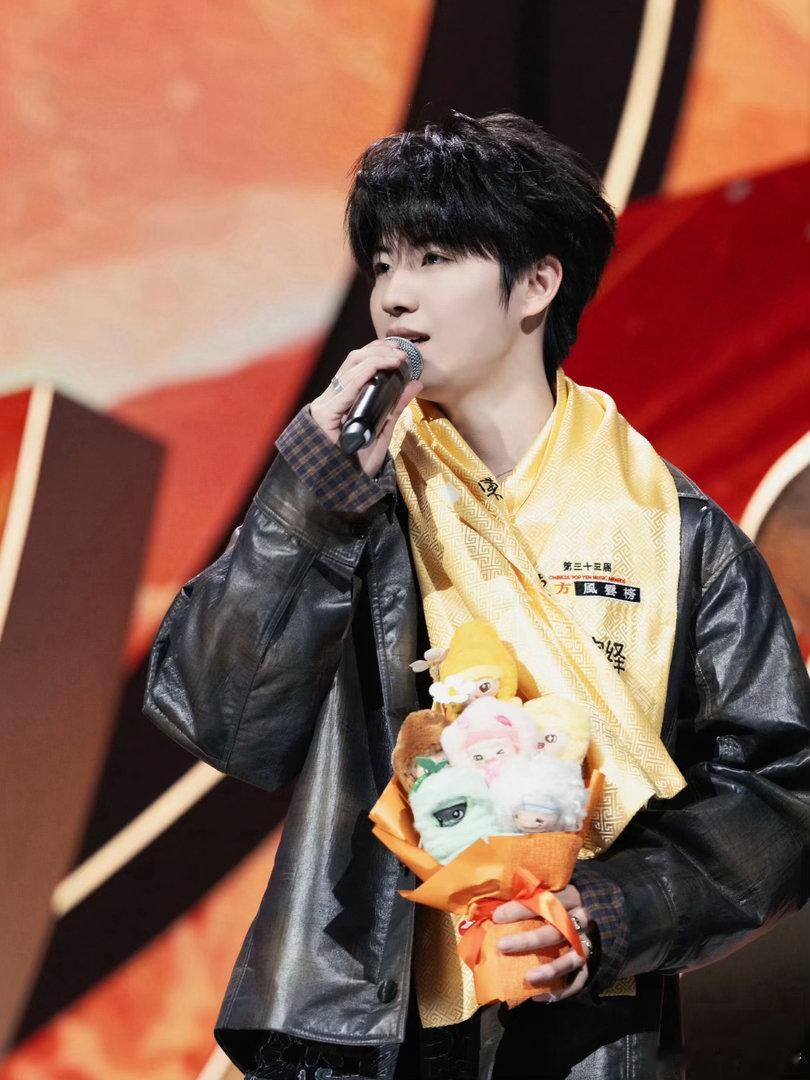 黄誉博最佳舞台演绎奖黄誉博连续两年获得最佳舞台演绎奖连续两年拿下最佳舞台演绎奖绝