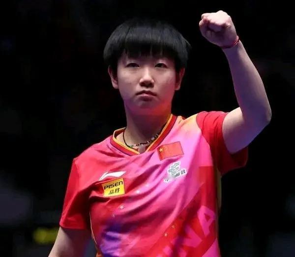 两大功臣孙颖莎和樊振东趣味对话。
莎莎: 东哥，我们夺冠了，预祝你们明天登顶。
