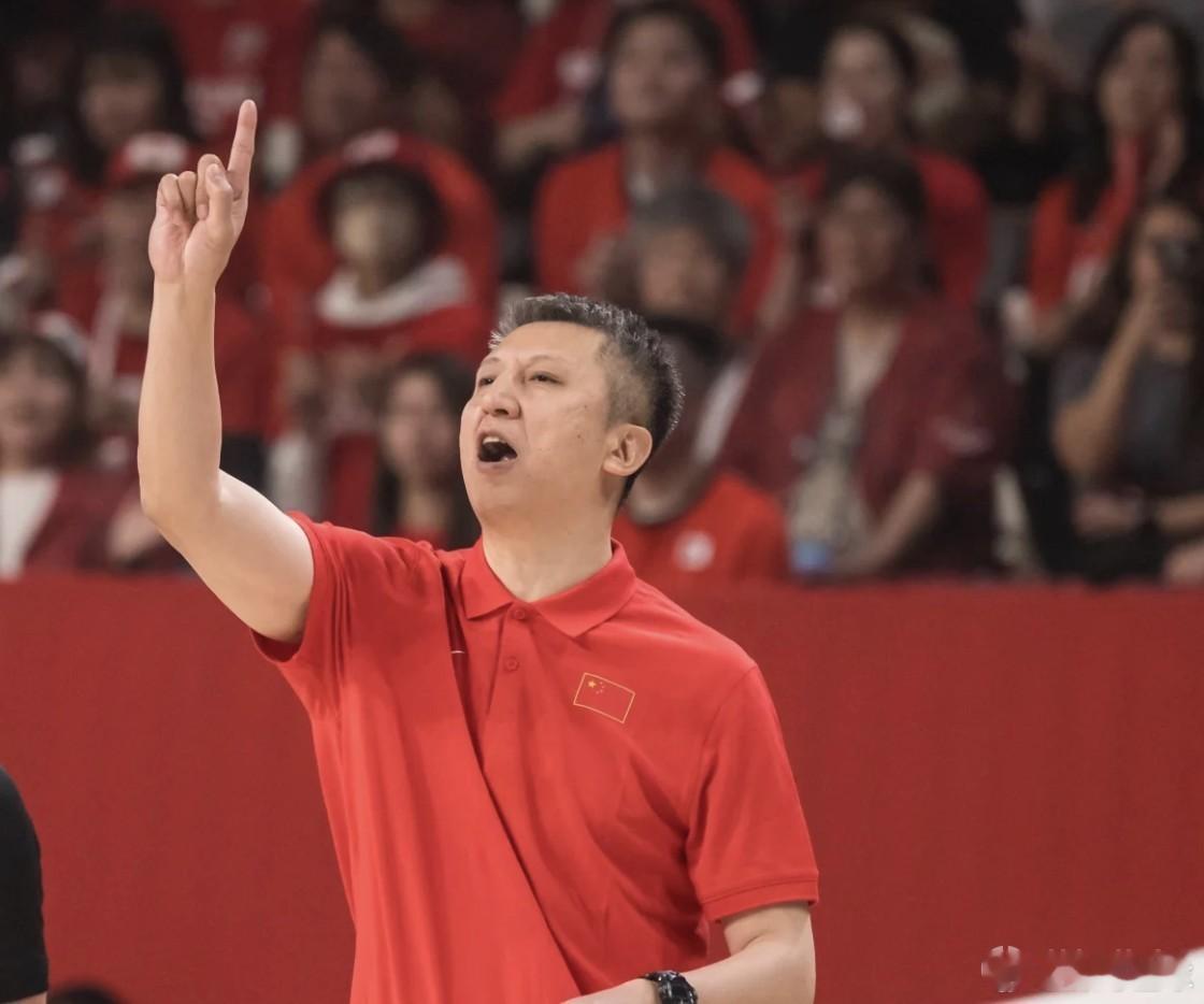 男篮世预赛中国男篮87比80逆转战胜日本队 杨毅：放眼国际篮联历史，这场比赛判罚