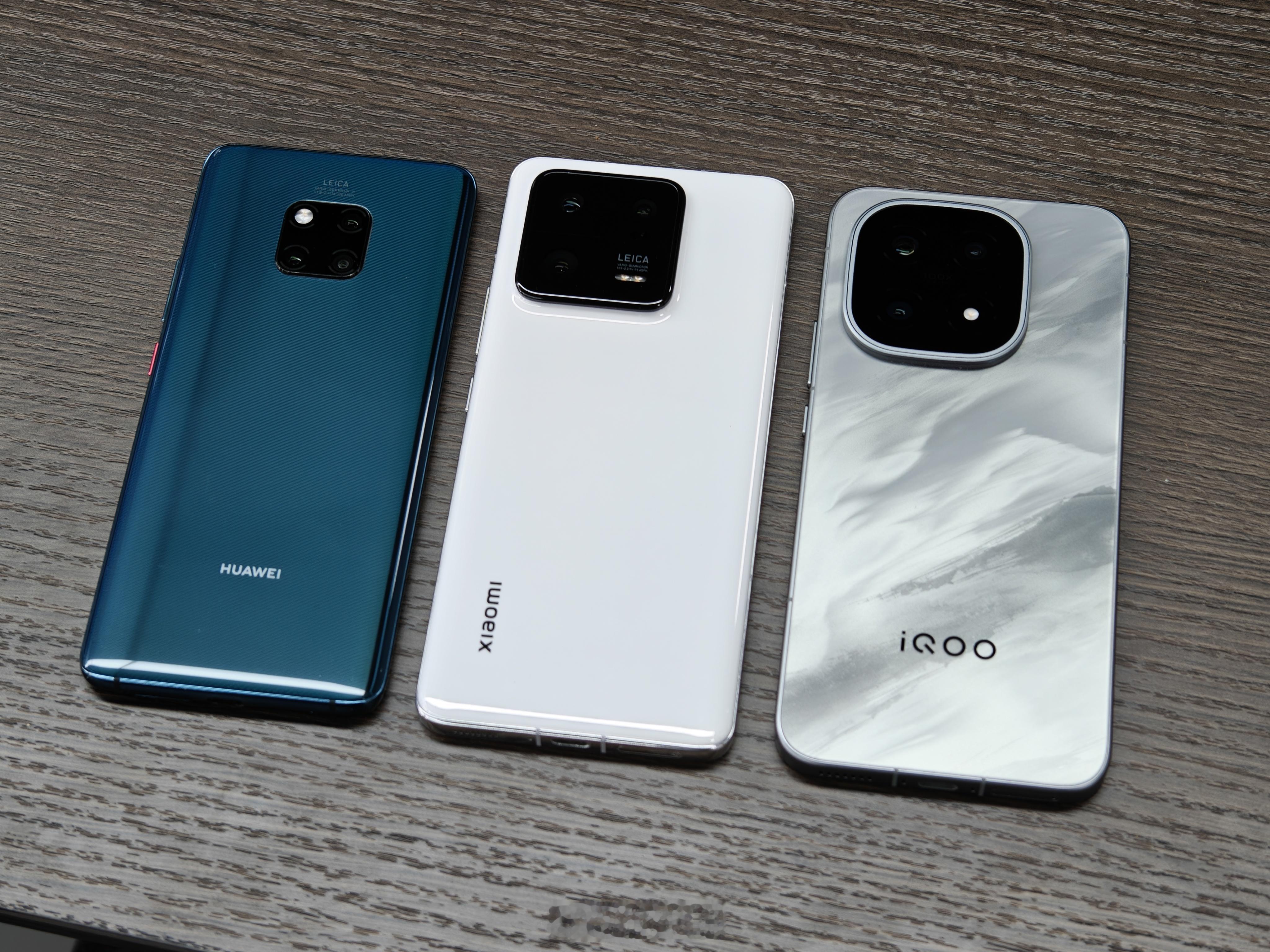 Mate 20 Pro刚发布的时候，很多人都不看好“浴霸”镜头设计结果后来“浴霸