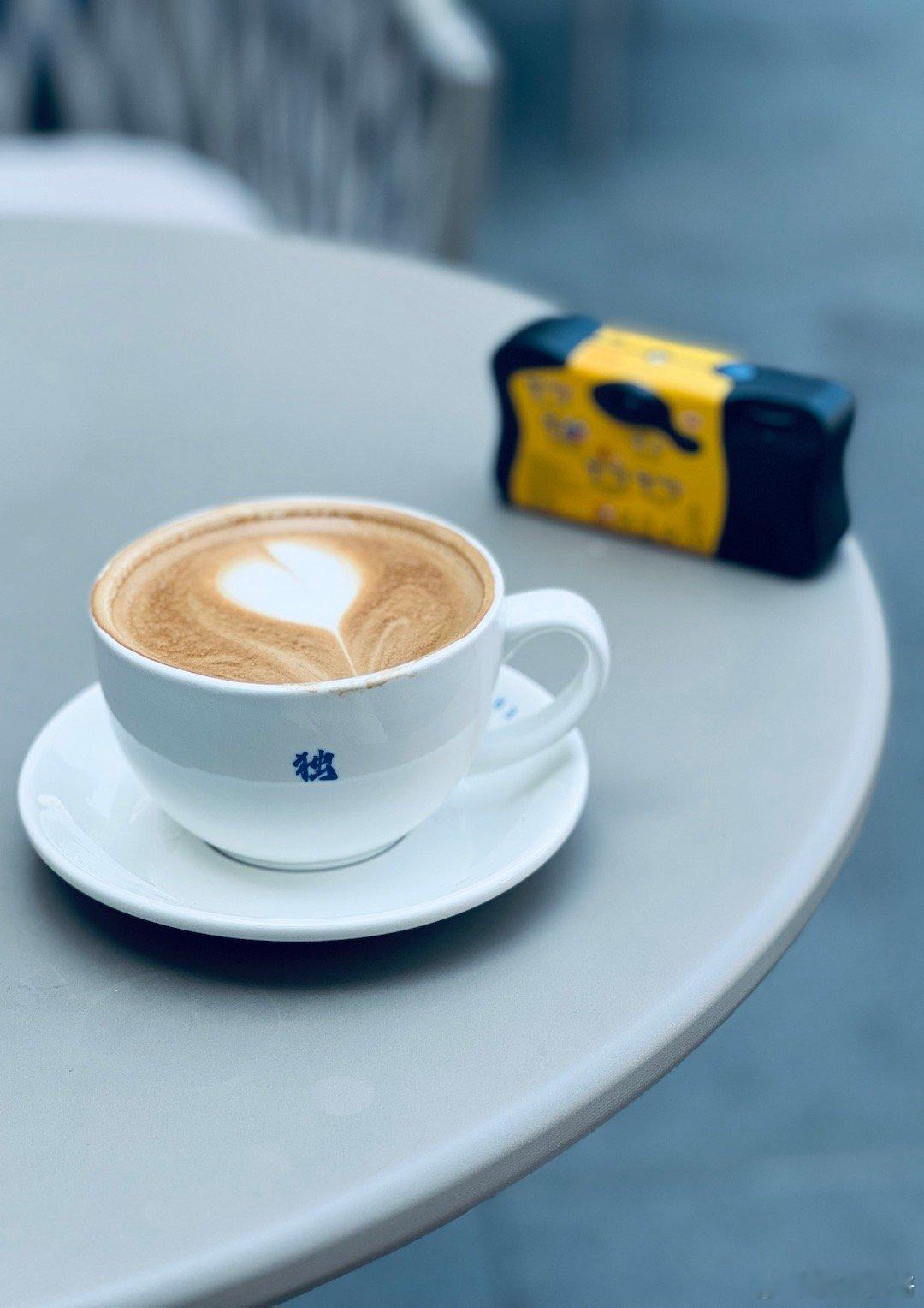 这家美式一直好好，姜撞拿铁也不错但就是拉花拉垮了点春节随手拍隔空干啡