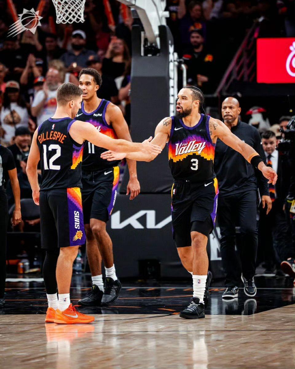 布克、狄龙和伊戈达罗大爆发，我日豪取五连胜！夯：布克、狄龙、伊戈达罗；顶级：阿伦