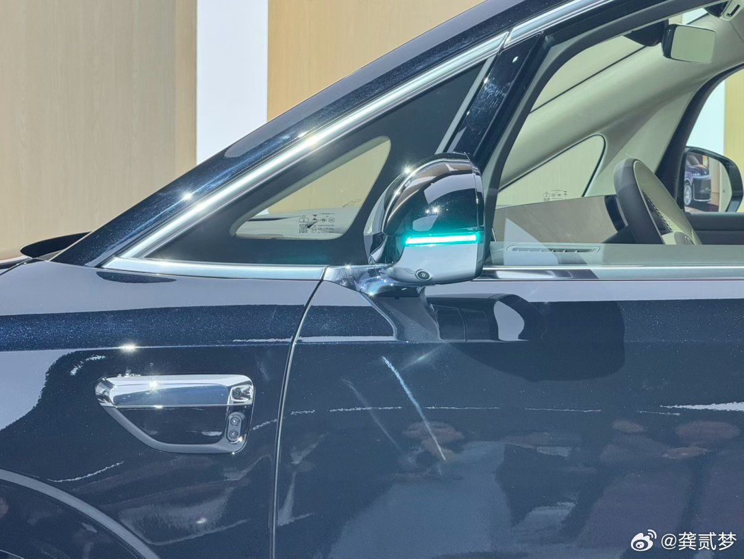 智界V9此前拍了静态视频，流量很不错，看得出确实关注度很高因为没有进车体验，所以