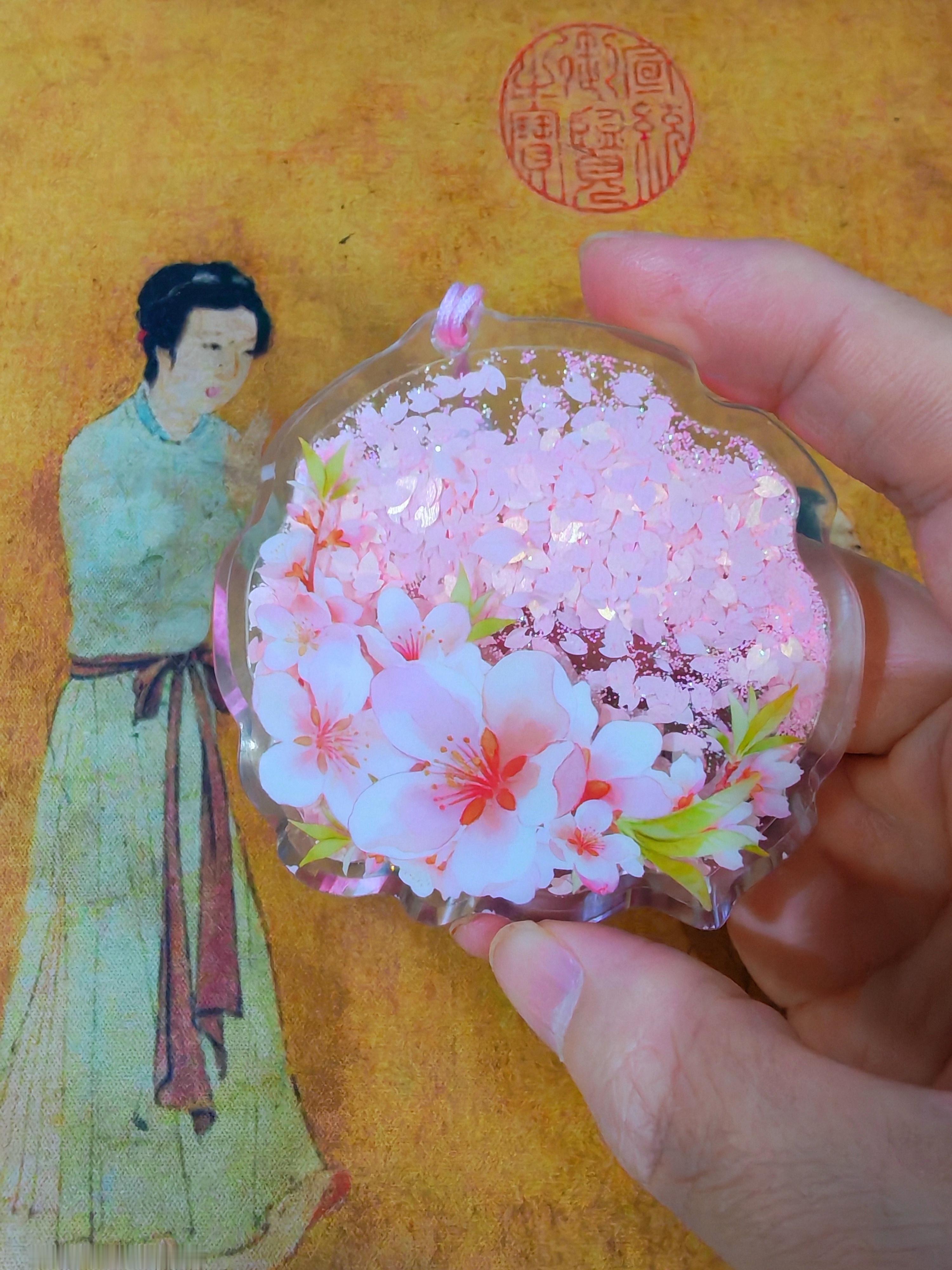 给各位看看，我们合肥轨道交通新出的桃花滴胶地铁卡。相当的哇塞！！！生活手记