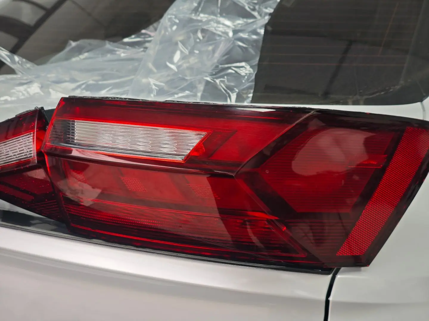 速腾1比1北美尾灯马上出货 预定的抓紧  有福利