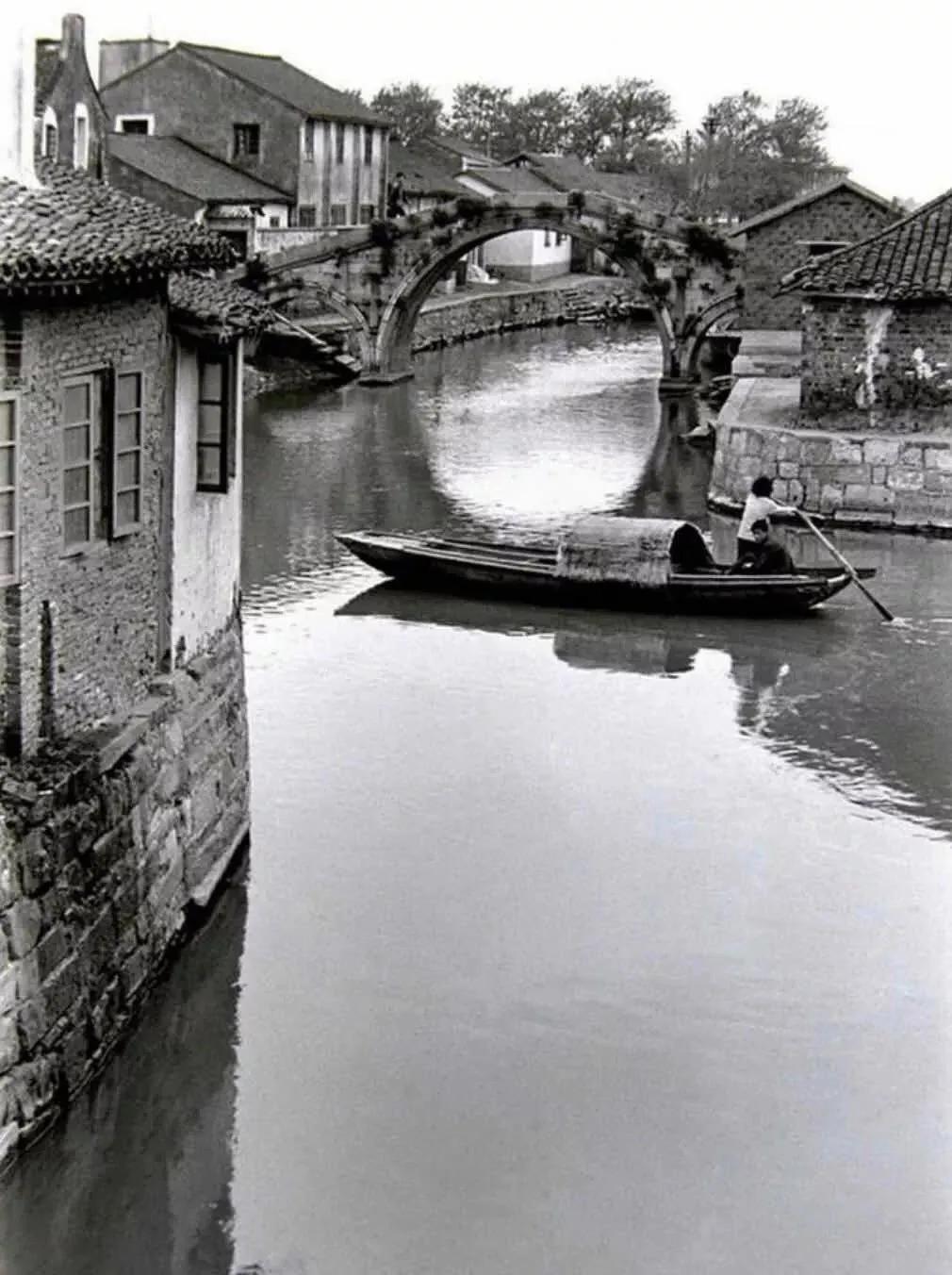 【历史老照片：1984年的中国】
40年前的1984，那是一个以梦为马的年代，就