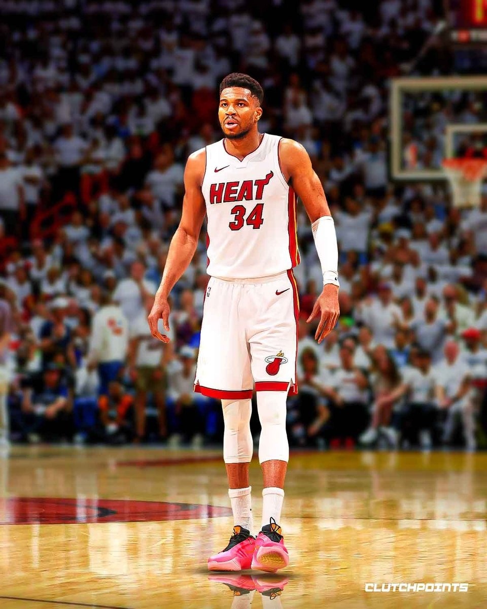 字母哥成为NBA历史上仅有的六位既曾多次荣膺MVP、又曾被交易过的球员之一！此前
