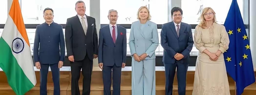 前脚中国在上海组织召开世界人工智能大会，29个国家出席。后脚7月16日布鲁塞尔举
