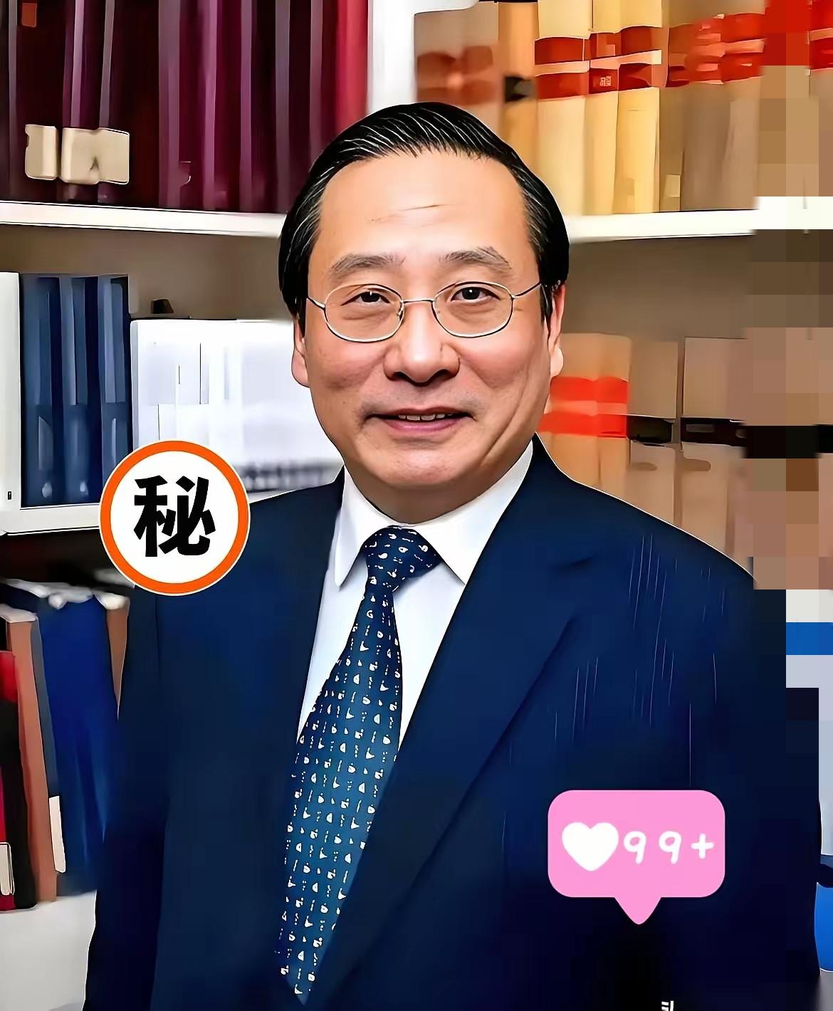 谁还没刷到过高志凯那段BBC名场面？

    逃犯坐在对面，

   他就那么