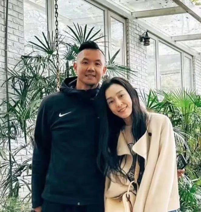 陈建州突发心梗，
给所有中年人提了一个醒，
不是不舒服要及时就医，而是身体是会骗