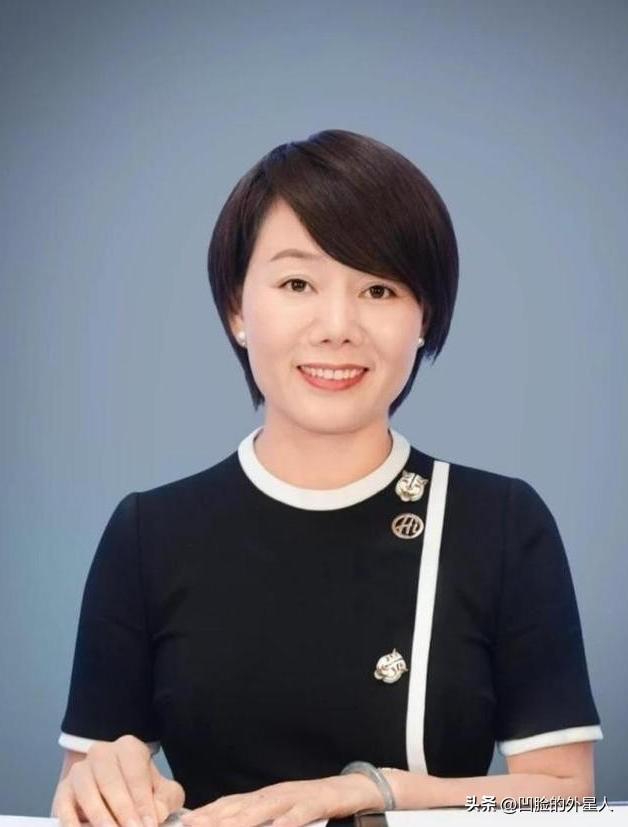 1994年，四川一女子为给哥哥还债，不惜陪伴老板24年，没想到老板后来大手一挥，