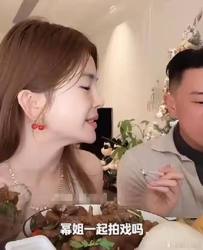 赵樱子称这辈子最感谢关晓彤赵樱子直播直言最感恩关晓彤，当年晒伤焦虑时的善意陪伴，