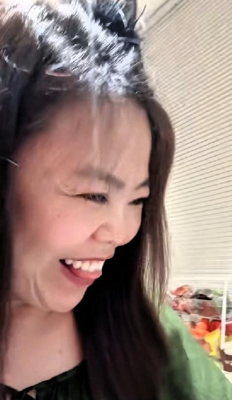 苦茶丹丹香，火玫瑰做增强CT，音讯全无！
从视频车中显示屏可以看出，苦茶和火玫瑰