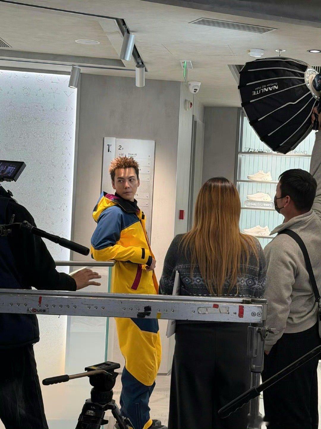 陈伟霆满40减20 被陈伟霆的生图帅到了，满40减20的状态不是噱头，和十年前没