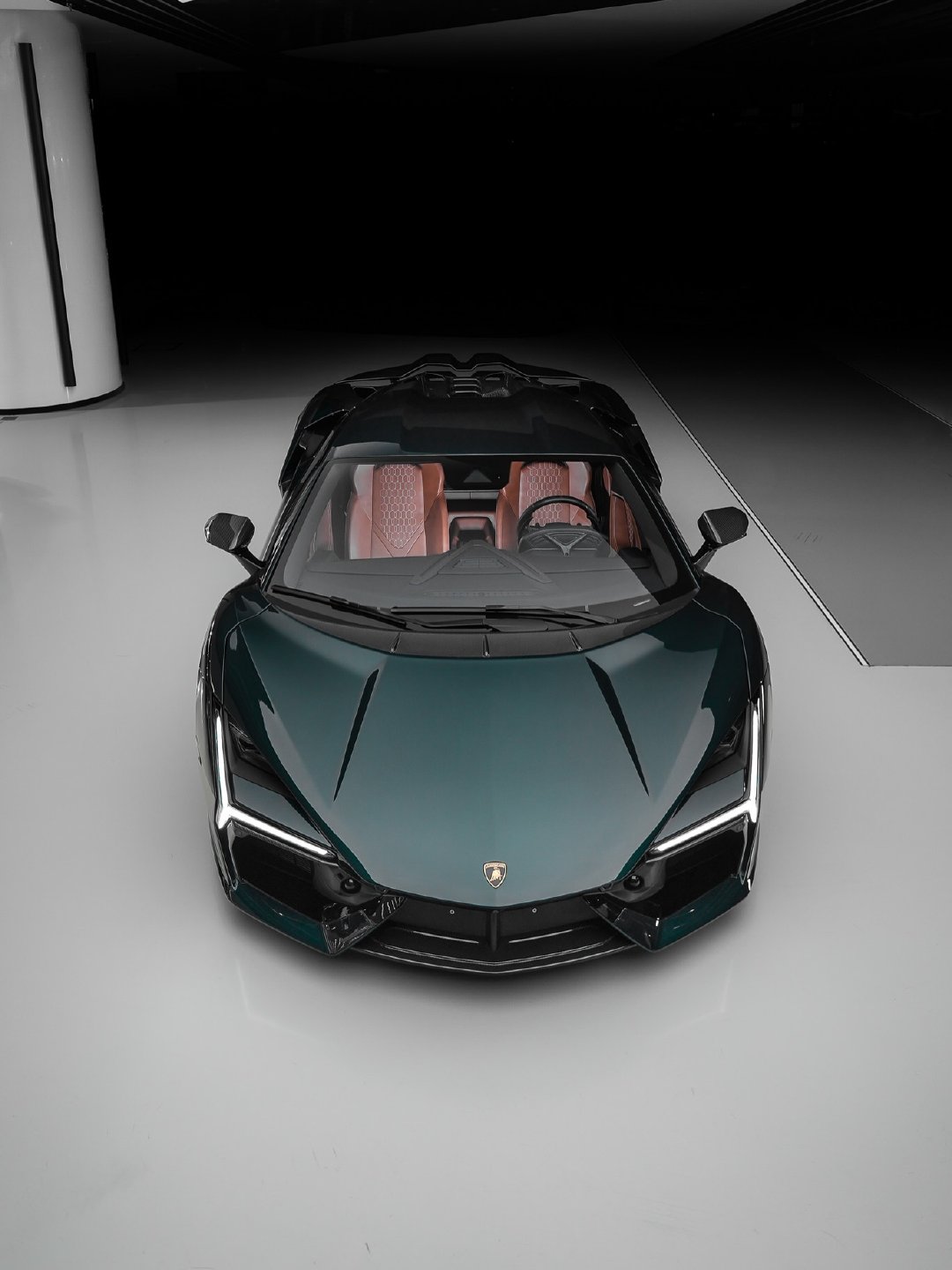 Lamborghini  Revuelto 