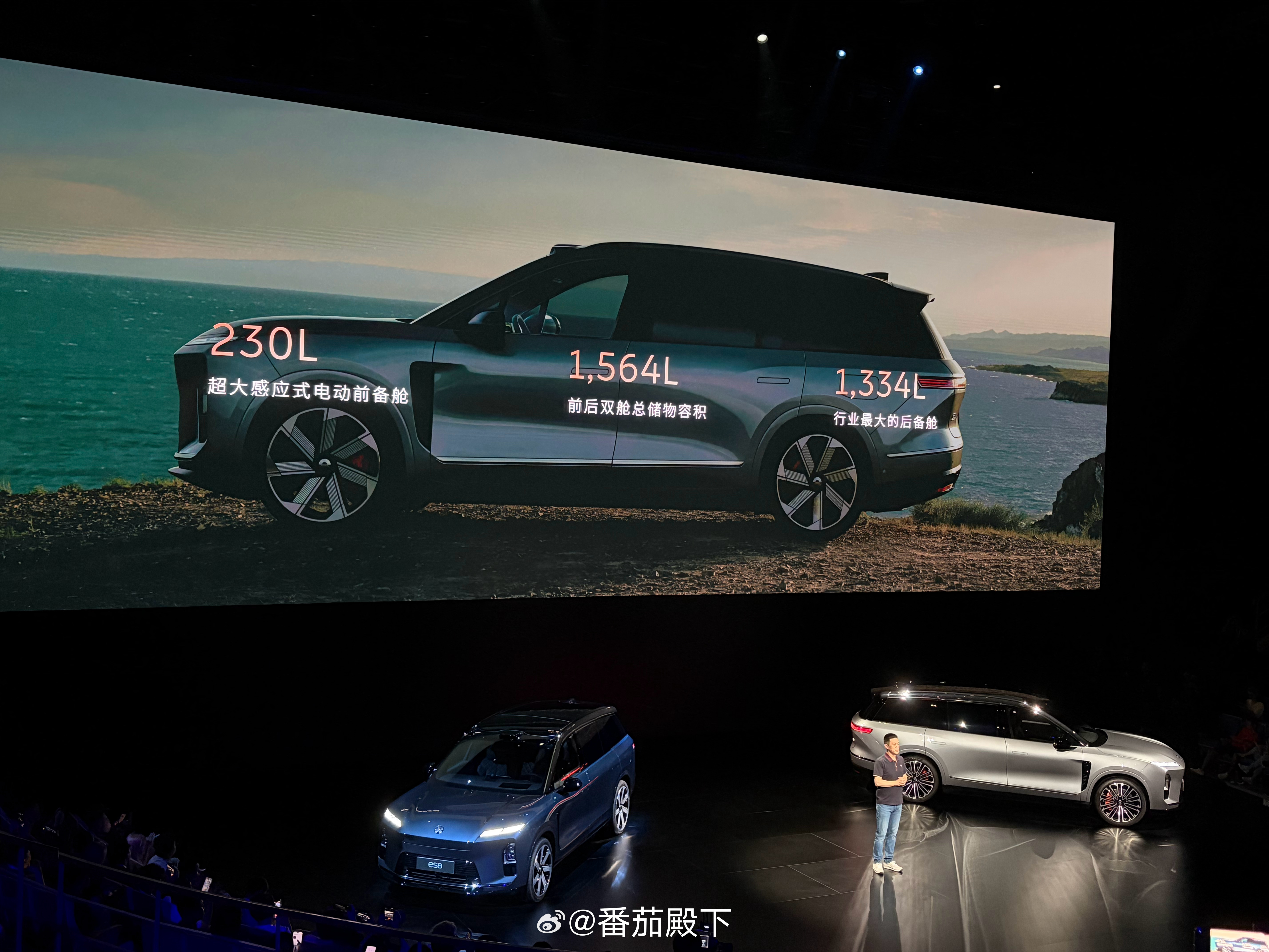 我特么……蔚来ES8可以坐满5人可以装21箱无压力！（大六座版是坐满6人12张无