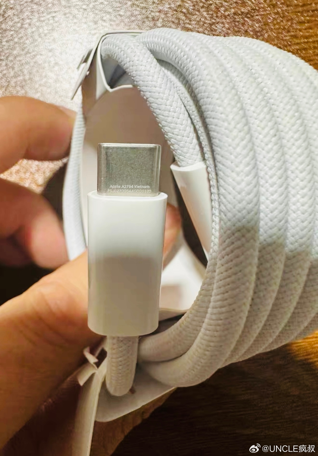 【周末愉快】一条巨粗的2米数据线满足一下在座各位。不要多想，字面意思（评论区明晚