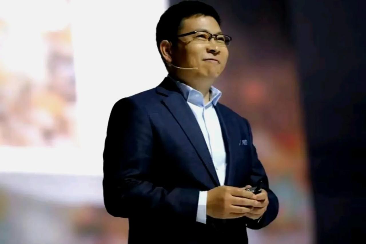 华为Mate 60和iPhone 15的参数压根没有对比的必要，如果参数有用的话