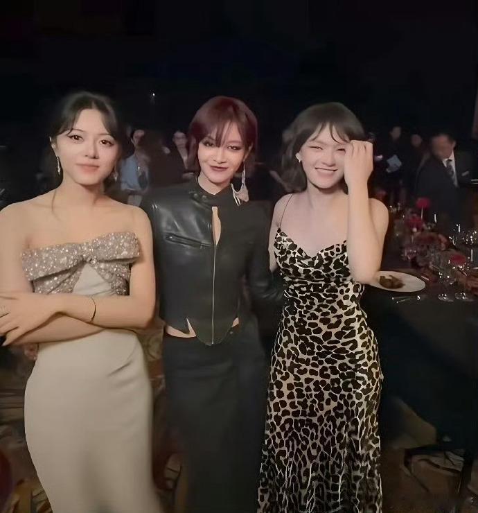 救命！李庚希想给每个女孩一个家 温柔到心巴上，赵今麦看起来就很会钓 眼神勾人，这