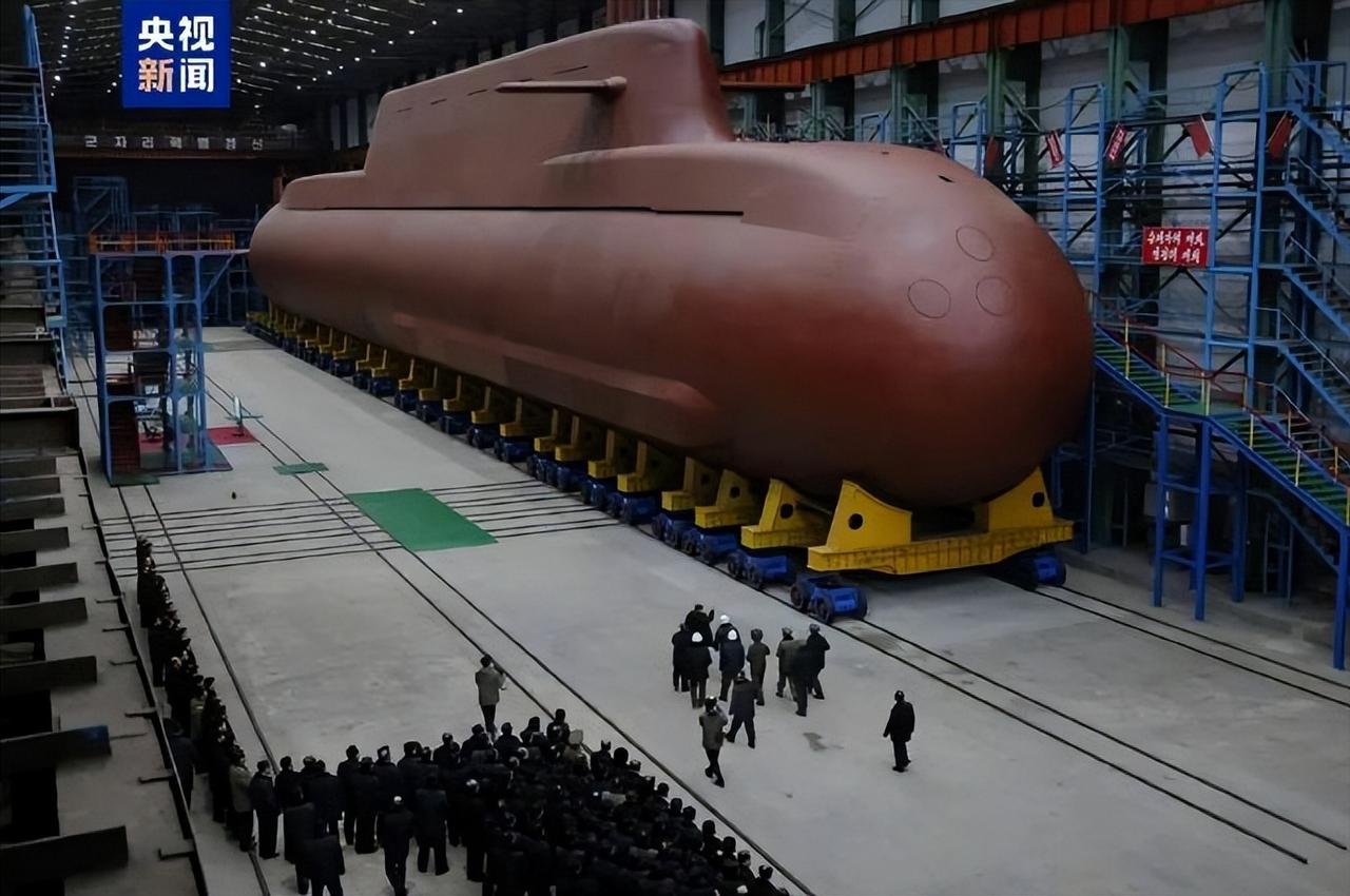 这波直接把家底亮透了！曹县新浦船厂刚抬出的大家伙，把全网都看愣了...

870