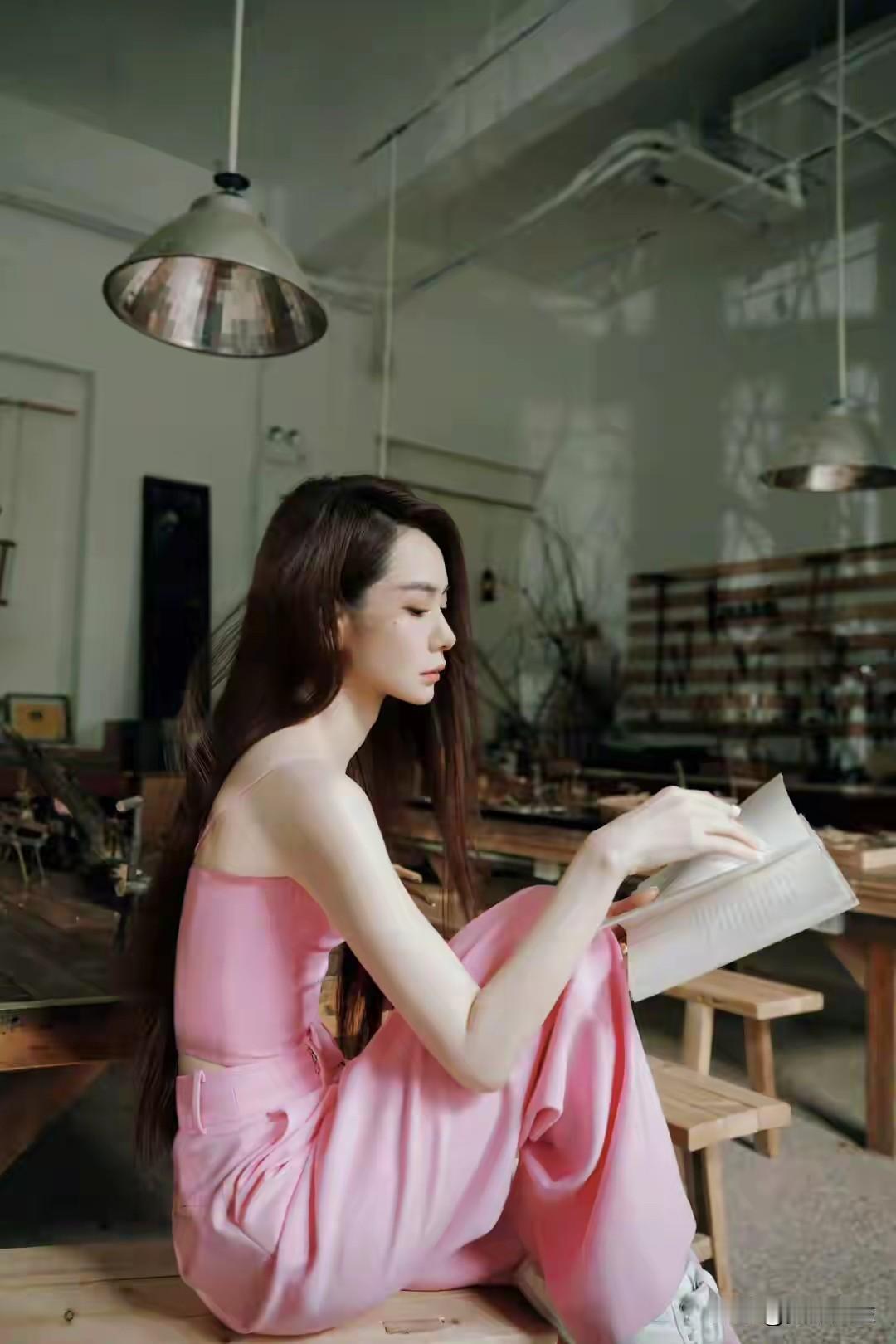 夜幕下的天目里