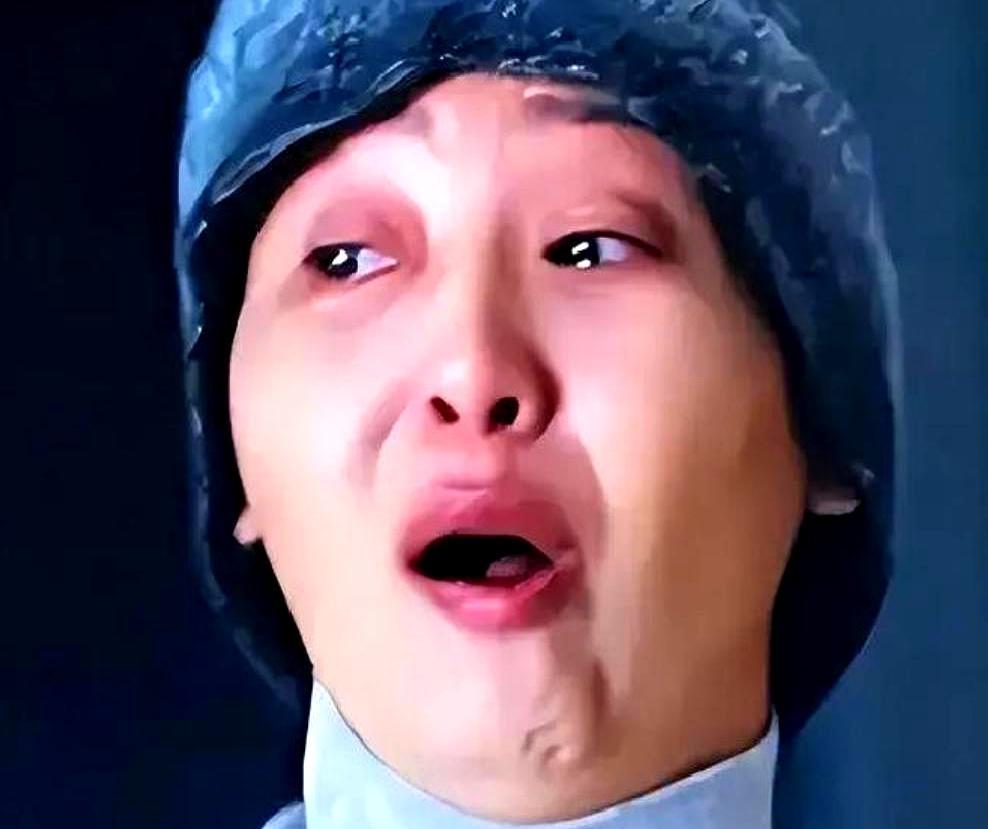 冯小刚删光老婆痕迹第150天
 
徐帆还在片场拍《玉簟秋》，杀青那天没人提家事。