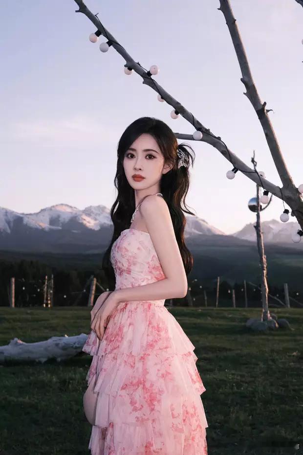 分享娱乐[超话]分享娱乐 孟子义与欧阳娣娣合照。 ​​​