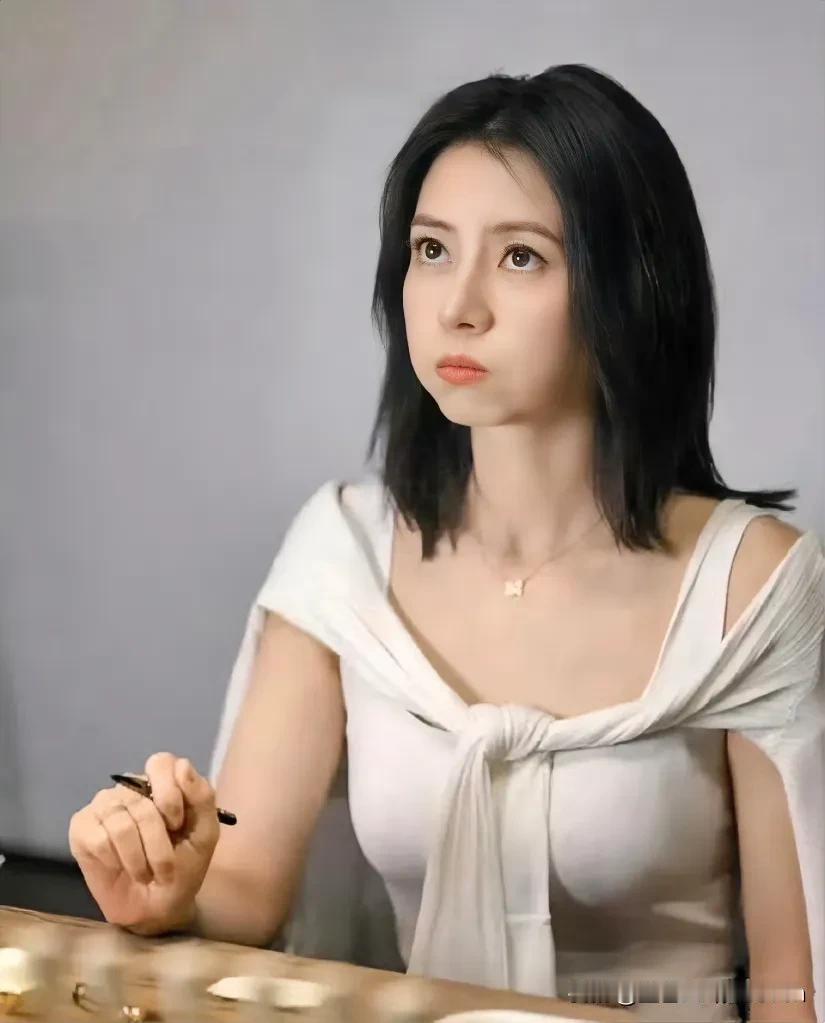 高圆圆这是嘟嘴卖萌哈