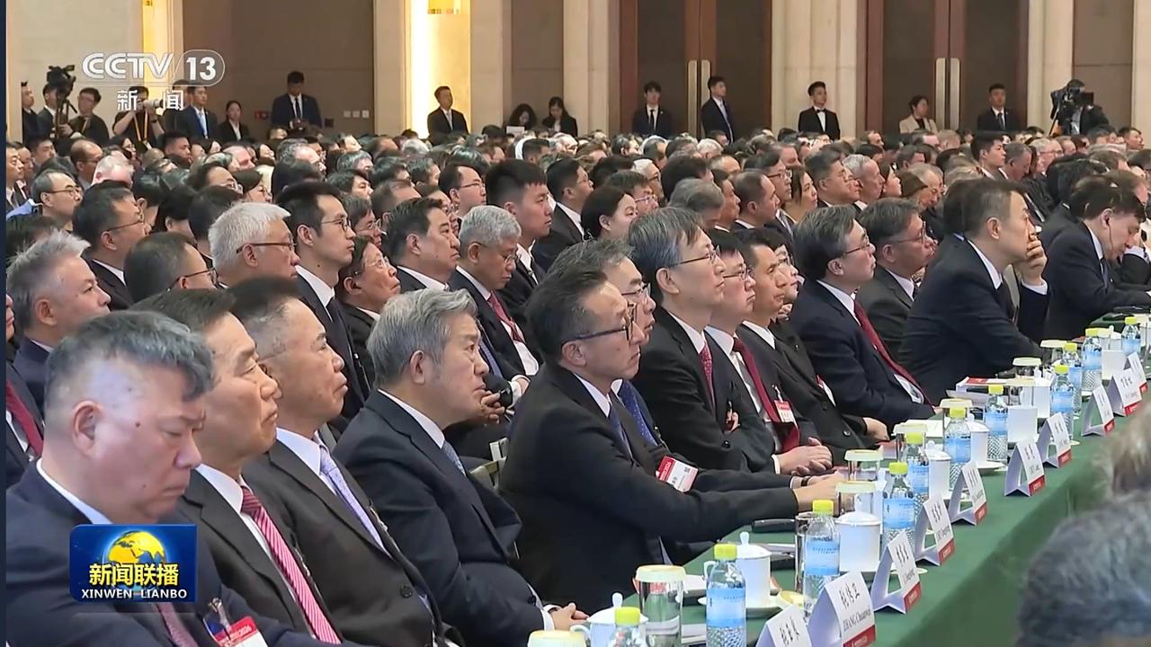 3月22日的新闻联播，视频画面看到了泰康保险董事长兼CEO陈东升、TCL董事长李