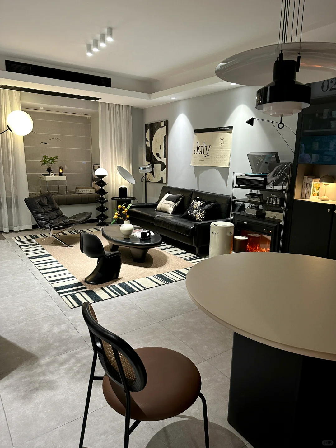 替你们试过了，这个配色⚫️⚪️🟤真的超耐看