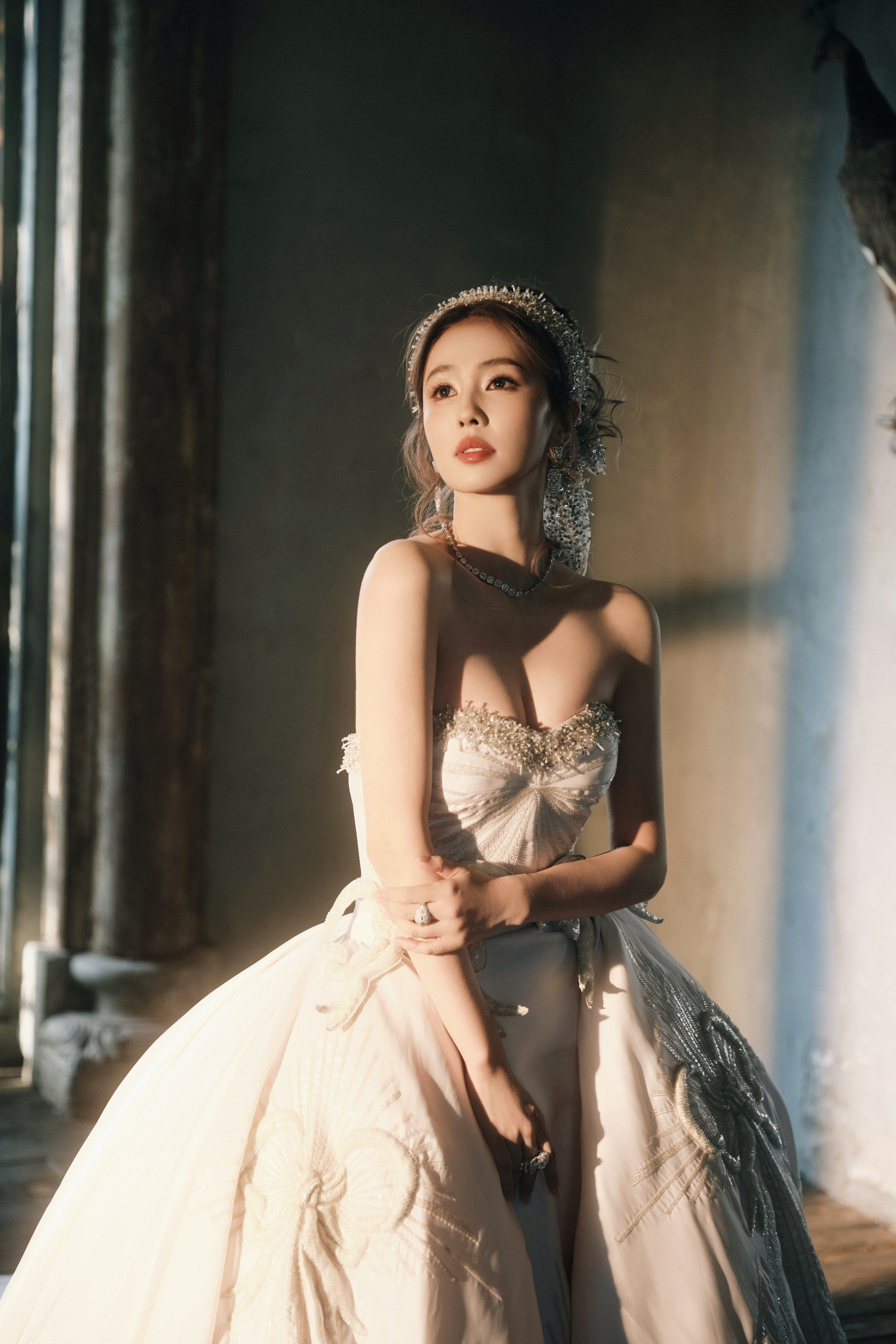 眼里只有 首先飘来的是女神的奶香味 ​​​