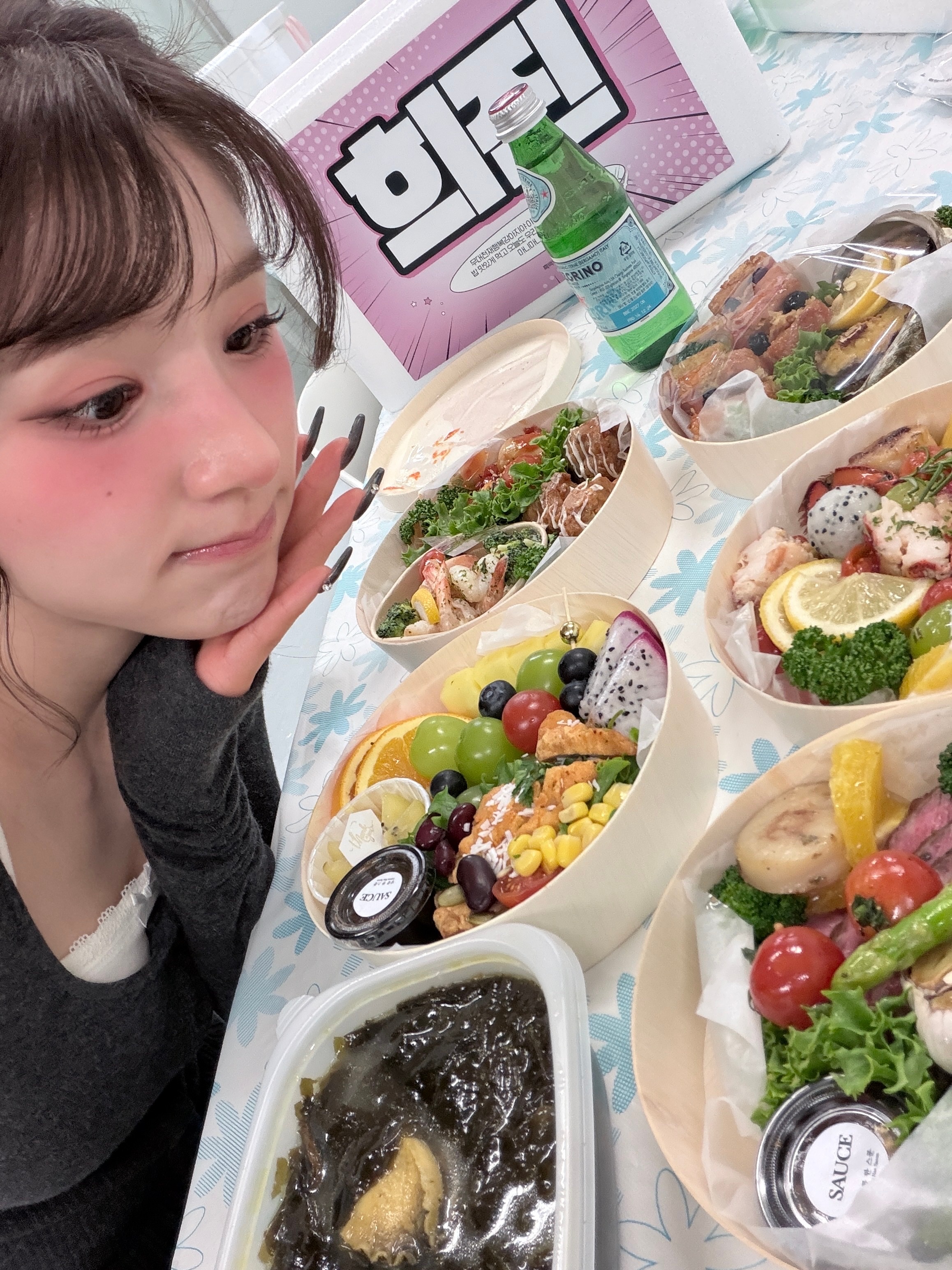 260208 Heejin田姬振 