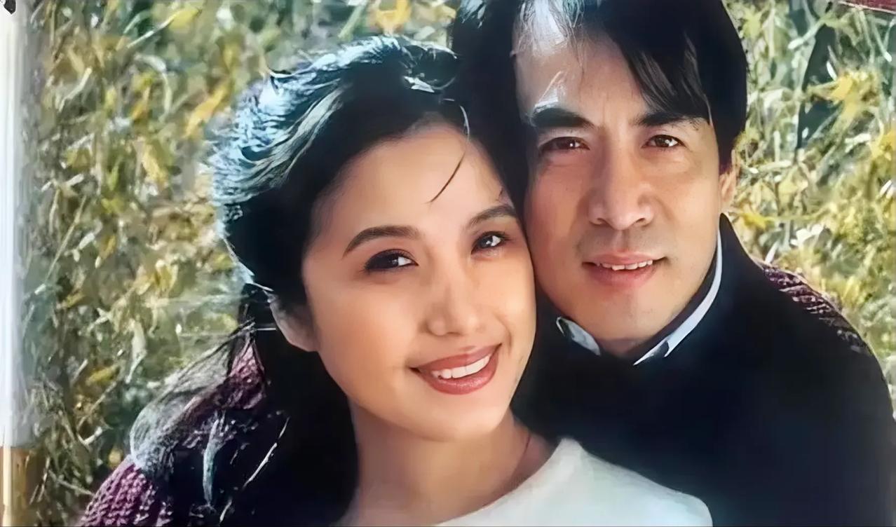 “肖竹心”吴玉华。
曾经和导演汪俊琴瑟和谐，为了“丁克”事情，两人最终分道扬镳。